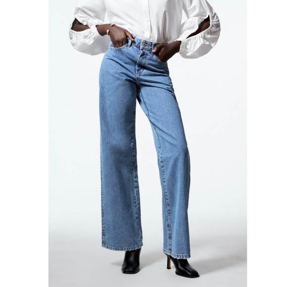Zara Denim - Zara Wide Leg Mid Rise Jean SZ 6